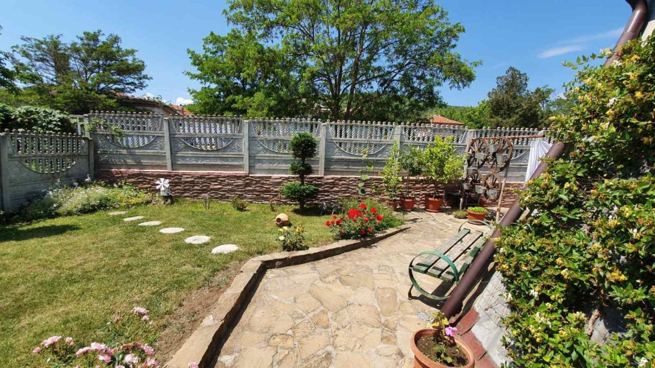 Marianas Guesthouse Obzor Exterior photo