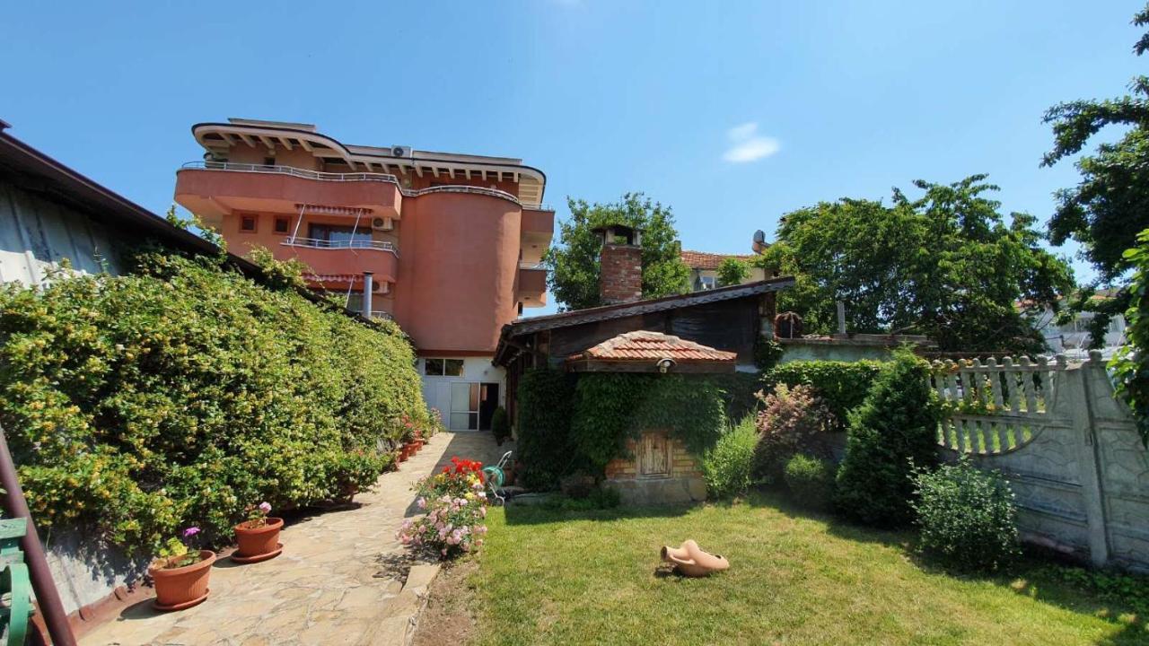 Marianas Guesthouse Obzor Exterior photo