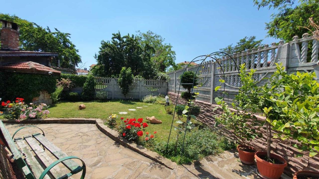 Marianas Guesthouse Obzor Exterior photo