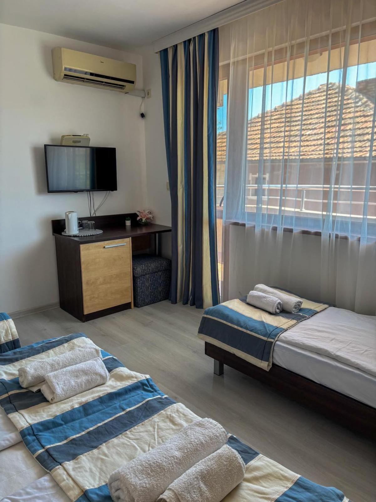 Marianas Guesthouse Obzor Exterior photo