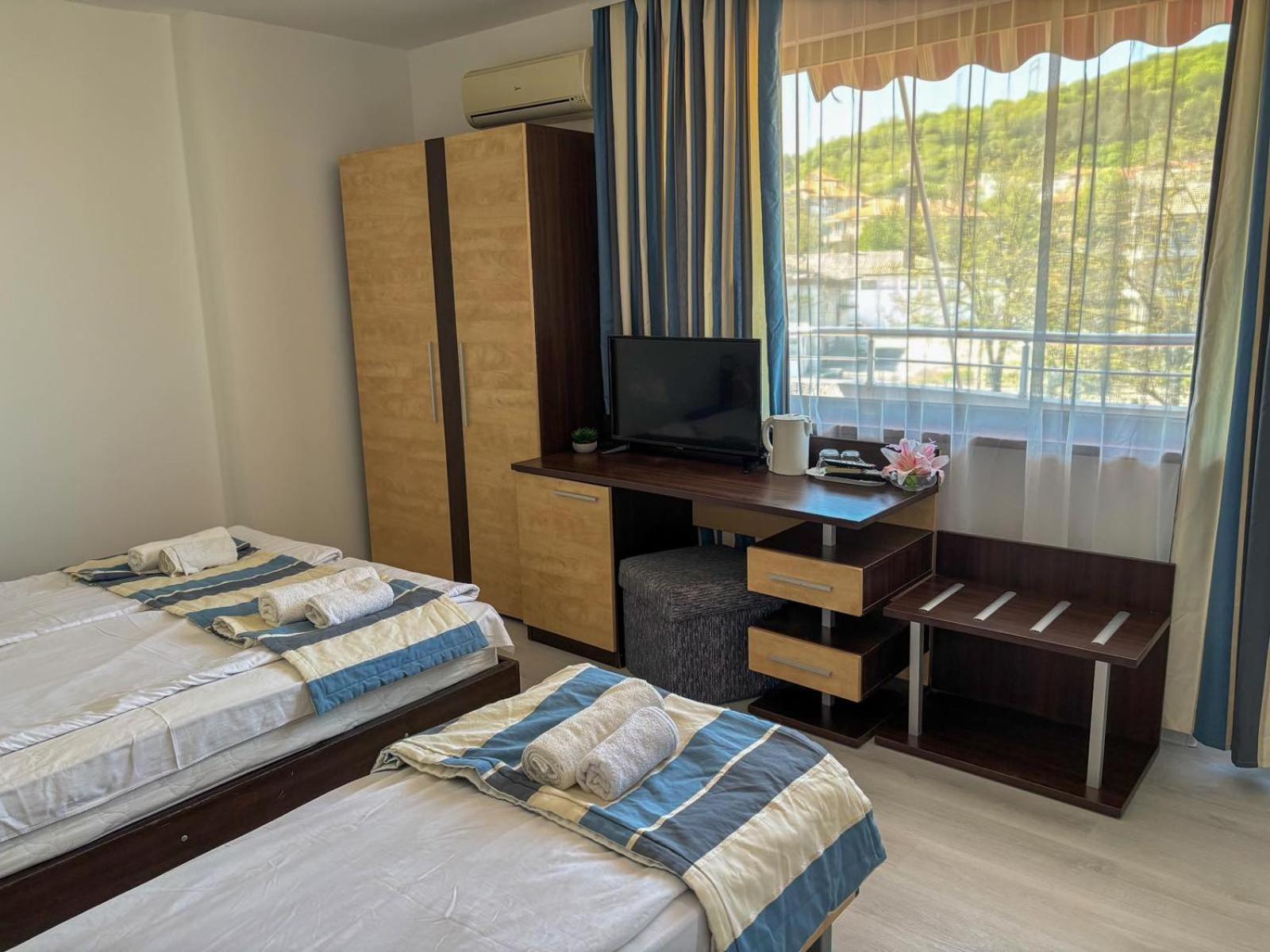 Marianas Guesthouse Obzor Exterior photo